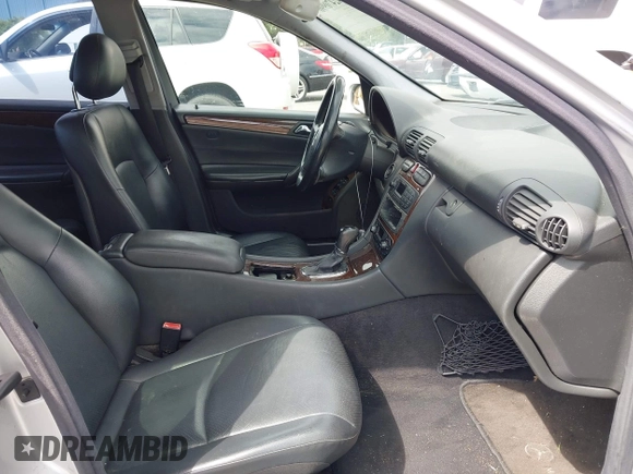 2003 Mercedes-Benz C 320 с VIN WDBRF64J73F357672, выставлен на аукционе IAAI как лот 42470990 с пробегом 181 854 миль миль и . История ставок и продаж доступна на DreamBid. Изображение 5.