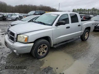 2007 Dodge Dakota SLT with VIN 1D7HW48K37S119907, listed as a Copart auction lot 84241844 with 205,967 mi miles and Clean Title. Bid and sale history available at carsss.com. Image 1.