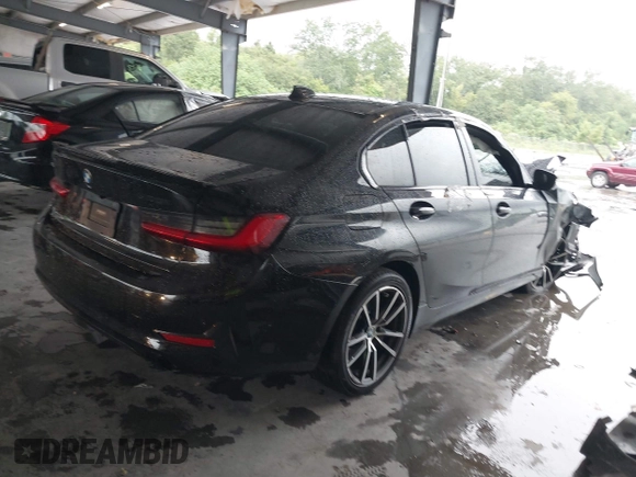 2020 BMW 3 Series 330i xDrive with VIN 3MW5R7J0XL8B23542, listed as a IAAI auction lot 40267310 with 1 mi miles. Bid and sale history available at carsss.com. Image 4.