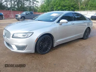2017 Lincoln MKZ Reserve z VIN 3LN6L5E96HR649914, wystawiony jako IAAI lot #42136130 z przebiegiem 84 144 mil mil oraz . Historia ofert i sprzedaży dostępna na DreamBid. Obrazek 17.
