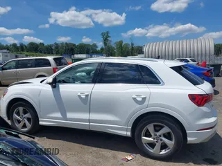 2020 Audi Q3 Premium z VIN WA1AECF39L1010852, wystawiony jako IAAI lot #39768583 z przebiegiem 100 414 mil mil oraz . Historia ofert i sprzedaży dostępna na DreamBid. Obrazek 14.