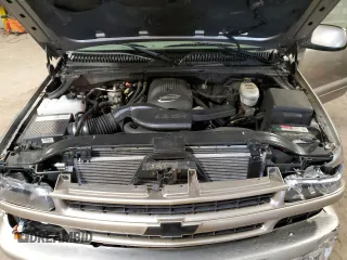 2003 Chevrolet Suburban LT z VIN 1GNFK16Z53J282237, wystawiony jako Copart lot #56275545 z przebiegiem 129 384 mil mil oraz Szkoda całkowita • Salvage title. Historia ofert i sprzedaży dostępna na DreamBid. Obrazek 12.
