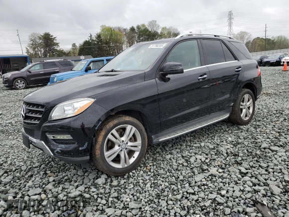 2015 Mercedes-Benz M 350 z VIN 4JGDA5HB7FA456058, wystawiony jako Copart lot #51798205 z przebiegiem 136 148 mil mil oraz Szkoda całkowita • Salvage title. Historia ofert i sprzedaży dostępna na DreamBid. Obrazek 1.