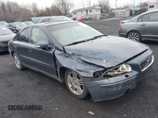 2007 Volvo S60 2.5L Turbo with VIN YV1RS592872640341, listed as a IAAI auction lot 41990029 with 117,957 mi miles. Bid and sale history available at carsss.com. Image 1.