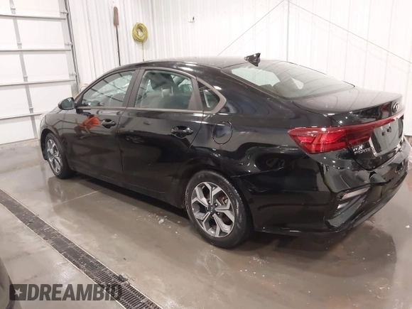 2021 Kia Forte LXS z VIN 3KPF24AD3ME262766, wystawiony jako IAAI lot #42232564 z przebiegiem 14 902 mil mil oraz . Historia ofert i sprzedaży dostępna na DreamBid. Obrazek 3.