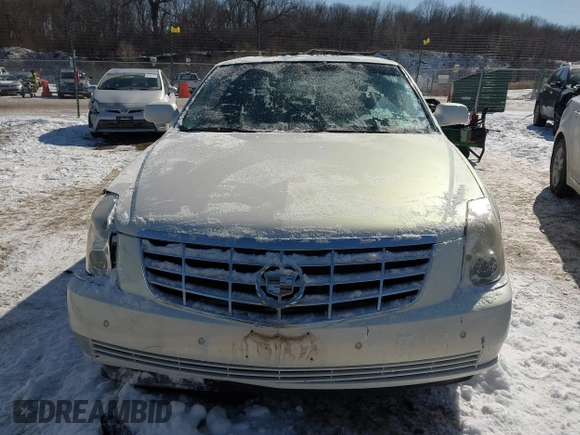 2006 Cadillac DTS 1SC z VIN 1G6KD57Y86U102513, wystawiony jako IAAI lot #41607409 z przebiegiem 102 438 mil mil oraz . Historia ofert i sprzedaży dostępna na DreamBid. Obrazek 12.