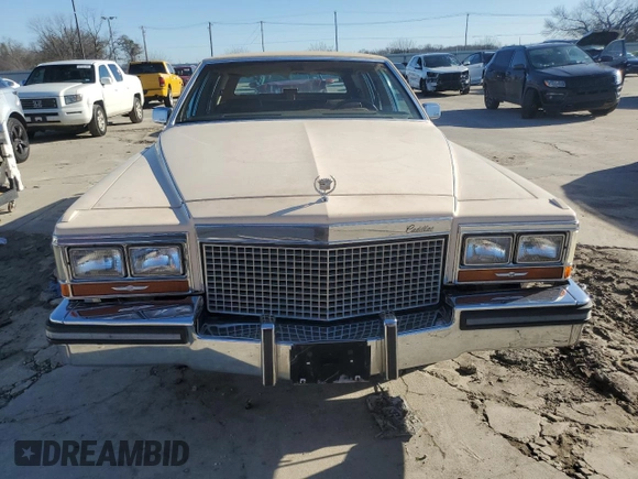 1988 Cadillac Brougham z VIN 1G6DW51Y9J9710161, wystawiony jako Copart lot #87093424 z przebiegiem 59 519 mil mil oraz Czysty tytuł • Clean title. Historia ofert i sprzedaży dostępna na DreamBid. Obrazek 5.