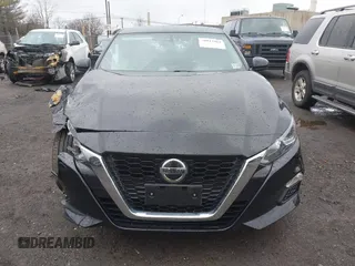 2020 Nissan Altima S z VIN 1N4BL4BW1LC250977, wystawiony jako IAAI lot #41812462 z przebiegiem 46 747 mil mil oraz . Historia ofert i sprzedaży dostępna na DreamBid. Obrazek 12.