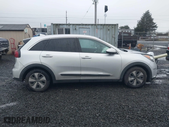 2017 Kia Niro LX with VIN KNDCB3LC7H5055073, listed as a IAAI auction lot 41517938 with 134,586 mi miles. Bid and sale history available at carsss.com. Image 14.