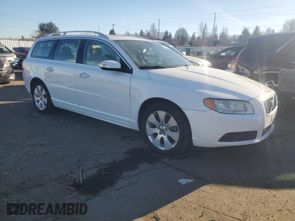 2008 Volvo V70 with VIN YV1BW982581020102, listed as a Copart auction lot 42049555 with 137,098 mi miles and Salvage Title. Bid and sale history available at DreamBid. Image 4.