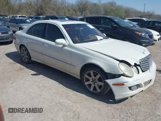 2007 Mercedes-Benz E-Class 3.5L with VIN WDBUF56X07B070578, listed as a IAAI auction lot 41849325 with 221,715 mi miles. Bid and sale history available at carsss.com. Image 1.