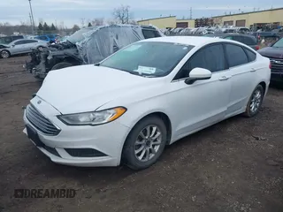 2017 Ford Fusion S with VIN 3FA6P0G71HR260823, listed as a IAAI auction lot 41690056 with 177,525 mi miles. Bid and sale history available at carsss.com. Image 2.
