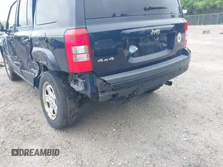 2016 Jeep Patriot Sport z VIN 1C4NJRBB1GD520524, wystawiony jako IAAI lot #42351998 z przebiegiem 200 210 mil mil oraz . Historia ofert i sprzedaży dostępna na DreamBid. Obrazek 18.