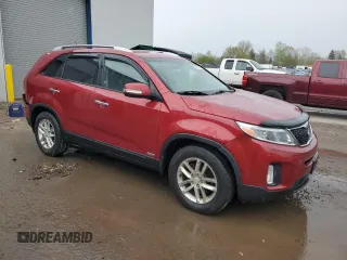 2015 Kia Sorento LX with VIN 5XYKTCA69FG640120, listed as a Copart auction lot 55731635 with 86,399 mi miles and Salvage Title. Bid and sale history available at carsss.com. Image 4.
