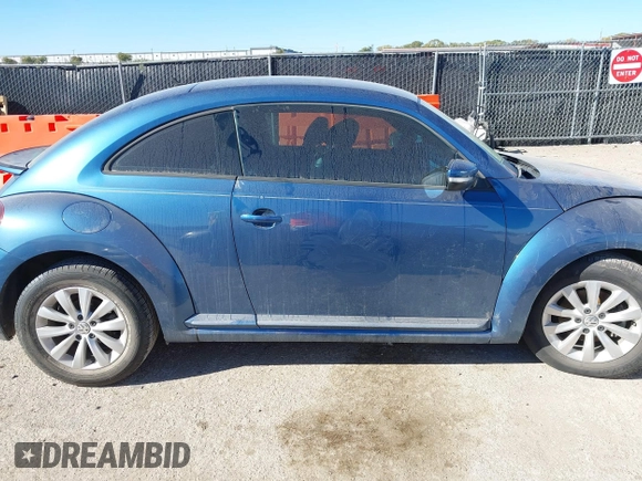 2019 Volkswagen Beetle S с VIN 3VWFD7AT7KM719095, выставлен на аукционе IAAI как лот 40919031 с пробегом 86 516 миль миль и . История ставок и продаж доступна на DreamBid. Изображение 14.