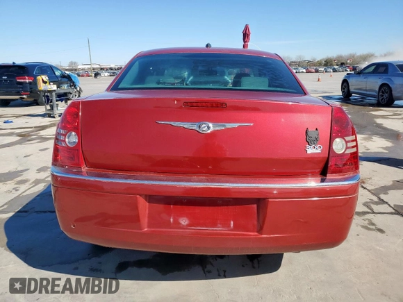 2008 Chrysler 300 z VIN 2C3LA33G38H115921, wystawiony jako Copart lot #49337435 z przebiegiem 203 198 mil mil oraz Szkoda całkowita • Salvage title. Historia ofert i sprzedaży dostępna na DreamBid. Obrazek 6.