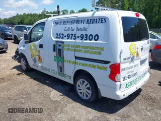2017 Nissan NV200 S z VIN 3N6CM0KNXHK711703, wystawiony jako IAAI lot #42230665 z przebiegiem 32 117 mil mil oraz . Historia ofert i sprzedaży dostępna na DreamBid. Obrazek 3.
