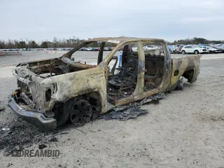 2025 GMC Sierra 1500 SLT z VIN 1GTUUDED9SZ103067, wystawiony jako Copart lot #48300135 z przebiegiem Nie podano mil oraz Szkoda całkowita • Salvage title. Historia ofert i sprzedaży dostępna na DreamBid. Obrazek 1.