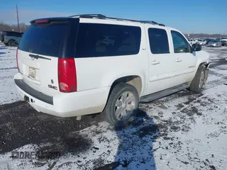 2007 GMC Yukon XL SLT with VIN 1GKFK16397J206390, listed as a IAAI auction lot 41358459 with 237,984 mi miles. Bid and sale history available at carsss.com. Image 4.