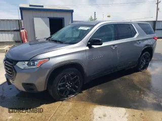 2020 Chevrolet Traverse LS z VIN 1GNERFKW0LJ313099, wystawiony jako Copart lot #56742325 z przebiegiem 69 733 mil mil oraz Szkoda całkowita • Salvage title. Historia ofert i sprzedaży dostępna na DreamBid. Obrazek 1.