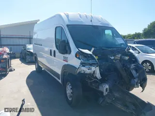 2019 Ram ProMaster Cargo Van with VIN 3C6TRVDG2KE506177, listed as a IAAI auction lot 38978353 with 220,000 mi miles. Bid and sale history available at carsss.com. Image 1.