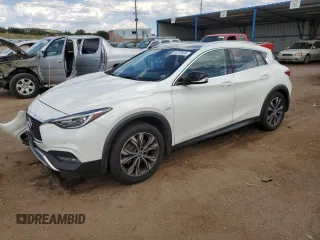 2018 Infiniti QX30 Premium with VIN SJKCH5CR2JA052770, listed as a Copart auction lot 61227824 with 39,761 mi miles and Salvage Title. Bid and sale history available at carsss.com. Image 1.