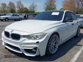 2012 BMW 3 Series 335i z VIN WBA3A9G54CNN67686, wystawiony jako IAAI lot #42106853 z przebiegiem 141 368 mil mil oraz . Historia ofert i sprzedaży dostępna na DreamBid. Obrazek 2.