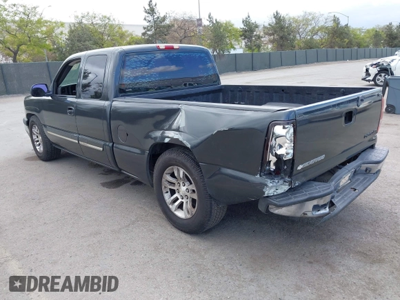 2004 Chevrolet Silverado 1500 LS with VIN 2GCEC19V241233129, listed as a IAAI auction lot 42068152 with 220,636 mi miles and . Bid and sale history available at DreamBid. Image 3.