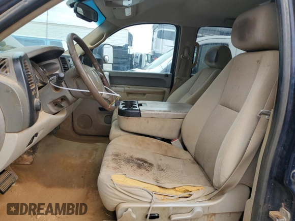 2011 GMC Sierra 2500HD SLE z VIN 1GT120C83BF159109, wystawiony jako Copart lot #51218225 z przebiegiem 259 160 mil mil oraz Szkoda całkowita • Salvage title. Historia ofert i sprzedaży dostępna na DreamBid. Obrazek 7.