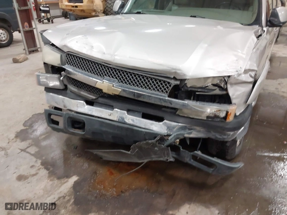 2005 Chevrolet Avalanche Z71 with VIN 3GNEK12Z55G253357, listed as a IAAI auction lot 41425074 with 203,933 mi miles. Bid and sale history available at carsss.com. Image 6.