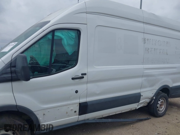2018 Ford Transit z VIN 1FTBW3XMXJKB24221, wystawiony jako IAAI lot #42425978 z przebiegiem 77 666 mil mil oraz . Historia ofert i sprzedaży dostępna na DreamBid. Obrazek 18.