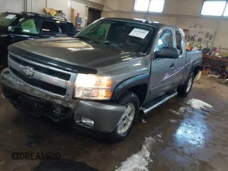 2007 Chevrolet Silverado 1500 1LT with VIN 2GCEK19J671602045, listed as a IAAI auction lot 41538984 with 221,265 mi miles and . Bid and sale history available at DreamBid. Image 2.