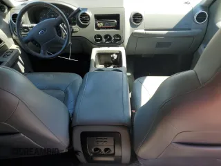 2004 Ford Expedition Special Service with VIN 1FMPU15L14LB12706, listed as a Copart auction lot 49137855 with 118,306 mi miles and Salvage Title. Bid and sale history available at carsss.com. Image 8.