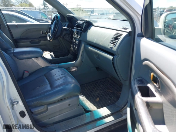 2003 Honda Pilot EX with VIN 2HKYF18693H511343, listed as a IAAI auction lot 41833640 with 300,640 mi miles. Bid and sale history available at carsss.com. Image 5.