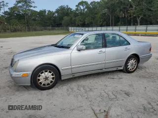 2001 Mercedes-Benz E 320 z VIN WDBJF65J01B246770, wystawiony jako Copart lot #58187855 z przebiegiem 129 951 mil mil oraz Czysty tytuł • Clean title. Historia ofert i sprzedaży dostępna na DreamBid. Obrazek 1.