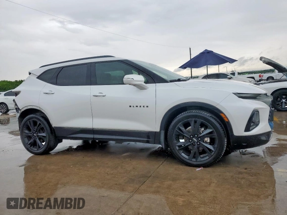 2020 Chevrolet Blazer RS z VIN 3GNKBERS4LS586243, wystawiony jako Copart lot #55514245 z przebiegiem 47 365 mil mil oraz Szkoda całkowita • Salvage title. Historia ofert i sprzedaży dostępna na DreamBid. Obrazek 4.