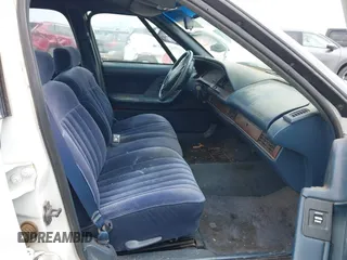 1993 Oldsmobile 88 z VIN 1G3HN53L0PH312824, wystawiony jako IAAI lot #42200714 z przebiegiem 152 810 mil mil oraz . Historia ofert i sprzedaży dostępna na DreamBid. Obrazek 5.