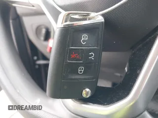 2023 Volkswagen Tiguan S z VIN 3VVRB7AX4PM046851, wystawiony jako IAAI lot #42039811 z przebiegiem 44 985 mil mil oraz . Historia ofert i sprzedaży dostępna na DreamBid. Obrazek 10.