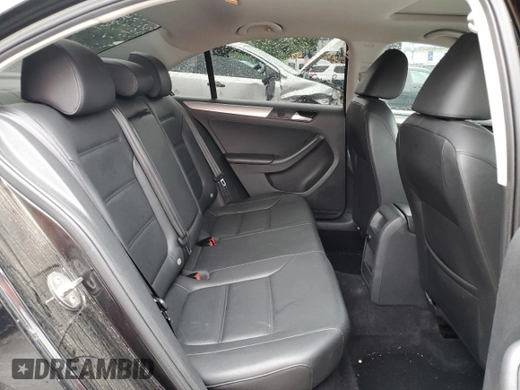 2015 Volkswagen Jetta SE z VIN 3VWD17AJ0FM356093, wystawiony jako Copart lot #60301455 z przebiegiem 106 253 mil mil oraz Szkoda całkowita • Salvage title. Historia ofert i sprzedaży dostępna na DreamBid. Obrazek 10.