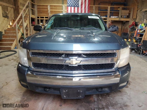2008 Chevrolet Silverado 1500 LT w/1LT with VIN 1GCEK19018Z216472, listed as a Copart auction lot 49810185 with 215,721 mi miles and Clean Title. Bid and sale history available at carsss.com. Image 5.