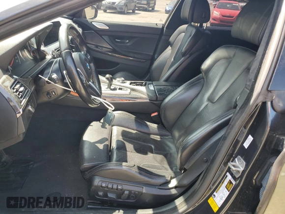 2017 BMW M6 z VIN WBS6E9C53HG437414, wystawiony jako Copart lot #61141685 z przebiegiem 89 893 mil mil oraz Szkoda całkowita • Salvage title. Historia ofert i sprzedaży dostępna na DreamBid. Obrazek 7.
