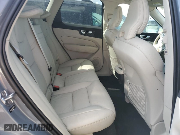 2022 Volvo XC60 Momentum z VIN YV4L12DK8N1909801, wystawiony jako Copart lot #77384044 z przebiegiem Nie podano mil oraz Nie do naprawy • Non repairable. Historia ofert i sprzedaży dostępna na DreamBid. Obrazek 11.