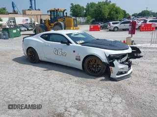 2019 Chevrolet Camaro 2SS z VIN 1G1FG1R78K0153815, wystawiony jako IAAI lot #42409195 z przebiegiem 23 314 mil mil oraz . Historia ofert i sprzedaży dostępna na DreamBid. Obrazek 1.
