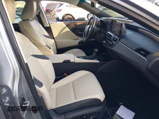 2023 Lexus ES with VIN 58ADA1C15PU029154, listed as a IAAI auction lot 41232311 with 15,900 mi miles. Bid and sale history available at carsss.com. Image 5.