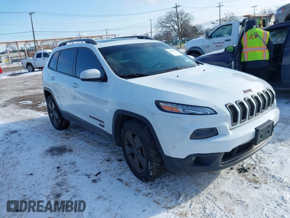 2016 Jeep Cherokee Latitude with VIN 1C4PJMCB7GW304109, listed as a IAAI auction lot 41330879 with 114,503 mi miles. Bid and sale history available at carsss.com. Image 1.