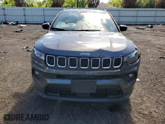 2023 Jeep Compass Latitude с VIN 3C4NJDBNXPT561208, выставлен на аукционе Copart как лот 57342895 с пробегом 17 386 миль миль и Списание • Salvage title. История ставок и продаж доступна на DreamBid. Изображение 5.