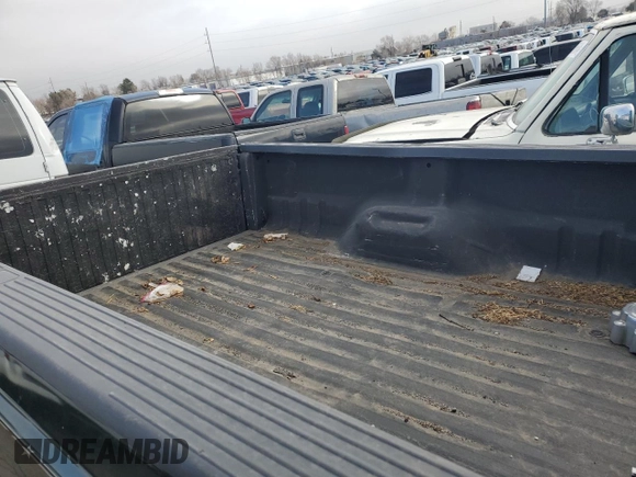 2000 Ford F-250 XL z VIN 1FTNF21L2YEB66074, wystawiony jako Copart lot #84274244 z przebiegiem 100 845 mil mil oraz Czysty tytuł • Clean title. Historia ofert i sprzedaży dostępna na DreamBid. Obrazek 10.