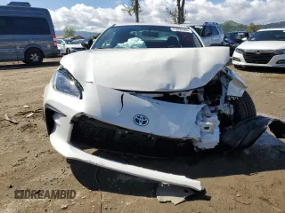 2024 Toyota GR86 Premium with VIN JF1ZNBE19R8754072, listed as a Copart auction lot 51650485 with 9,953 mi miles and Salvage Title. Bid and sale history available at carsss.com. Image 5.