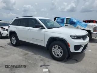2025 Jeep Grand Cherokee Altitude with VIN 1C4RJGAGXSC281508, listed as a Copart auction lot 64841415 with 2,231 mi miles and Salvage title. Bid and sale history available at DreamBid. Image 4.