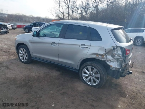 2015 Mitsubishi Outlander Sport ES with VIN 4A4AR3AU1FE028746, listed as a IAAI auction lot 41628263 with 133,367 mi miles. Bid and sale history available at carsss.com. Image 3.